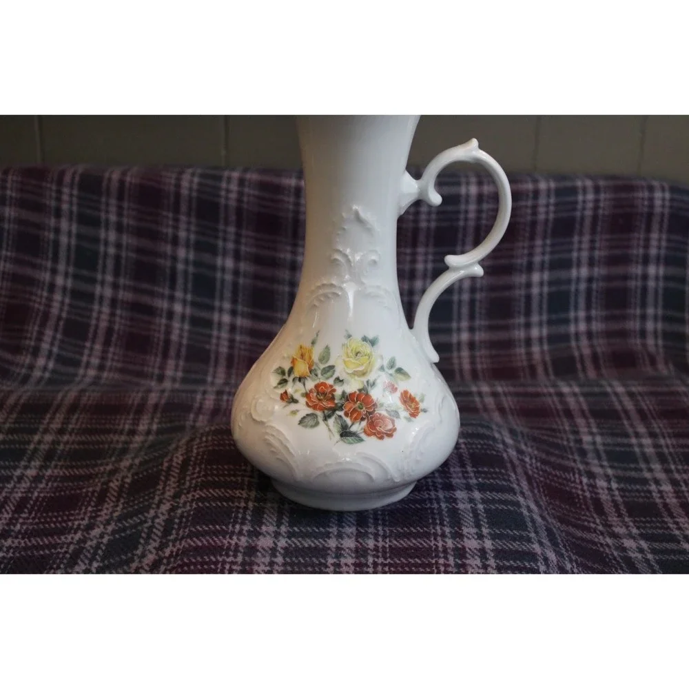 Royal Porzellan Bavaria KPM Hand-painted Handled Vase